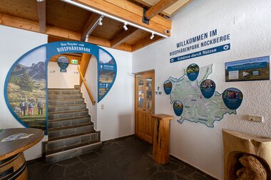Exhibtions "The window to the biosphere park" at the Glckenhütte | © Biosphärenpark Nockberge/Brandstätter